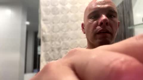 Snapshot of aussieboycal chatting on 10/05/25, 04:33 aussieboycal online show from 10/05/25, 04:33