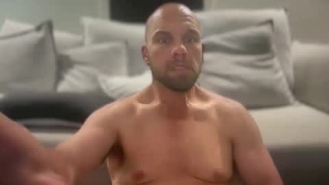 Snapshot of aussieboycal chatting on 02/11/26, 10:42 aussieboycal online show from 02/11/26, 10:42