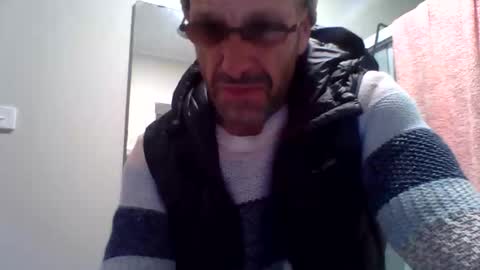 aussieguy59660 online show from 09/16/25, 02:29