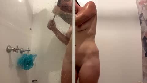 Snapshot of aussielovingxxx chatting on 01/21/25, 09:35 Milf4u online show from 01/21/25, 09:35