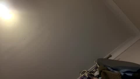 Snapshot of aussielovingxxx chatting on 10/12/25, 10:47 Milf4u online show from 10/12/25, 10:47