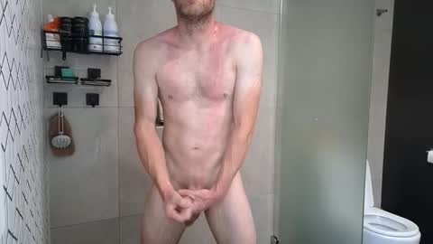 Snapshot of aussieweapon chatting on 10/12/25, 10:53 Nick online show from 10/12/25, 10:53