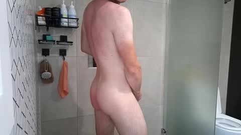 Snapshot of aussieweapon chatting on 10/13/25, 10:32 Nick online show from 10/13/25, 10:32