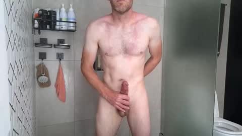 Snapshot of aussieweapon chatting on 10/31/25, 10:55 Nick online show from 10/31/25, 10:55