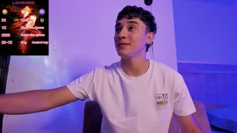 Snapshot of austin_cardieff_ chatting on 09/15/25, 03:39 Austin online show from 09/15/25, 03:39