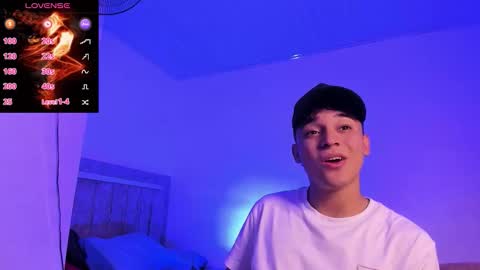 Snapshot of austin_cardieff_ chatting on 10/22/25, 08:08 Austin online show from 10/22/25, 08:08