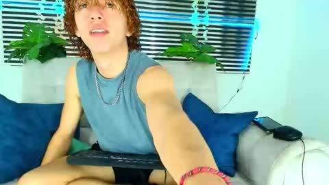 austin_collinsxx online show from 12/19/25, 04:47