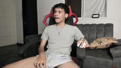 Snapshot of austin_falcon chatting on 01/16/25, 10:44 Austin online show from 01/16/25, 10:44