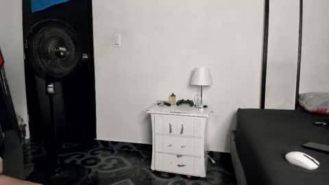 Snapshot of austin_falcon chatting on 02/11/25, 09:14 Austin online show from 02/11/25, 09:14