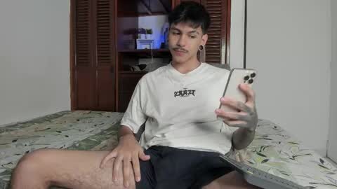 Snapshot of austin_falcon chatting on 09/11/25, 02:06 Austin online show from 09/11/25, 02:06