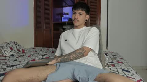 Snapshot of austin_falcon chatting on 09/13/25, 08:08 Austin online show from 09/13/25, 08:08