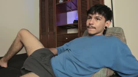 Snapshot of austin_falcon chatting on 09/26/25, 01:26 Austin online show from 09/26/25, 01:26