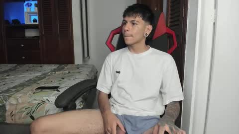 Snapshot of austin_falcon chatting on 10/27/25, 08:13 Austin online show from 10/27/25, 08:13