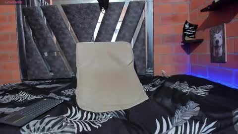 Snapshot of austin_latin444 chatting on 02/06/25, 04:42 austin_latin444 online show from 02/06/25, 04:42