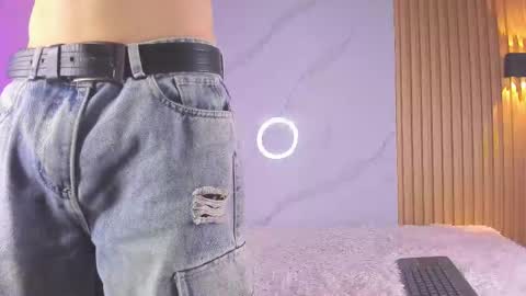 Snapshot of austin_rouse chatting on 10/20/25, 07:36 austin_rouse online show from 10/20/25, 07:36