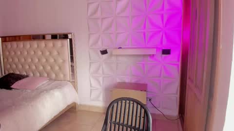 Snapshot of austin_rouse chatting on 12/14/25, 07:40 austin_rouse online show from 12/14/25, 07:40