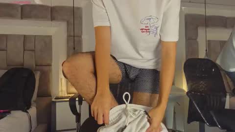 austinreeds online show from 03/25/26, 01:50