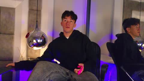 austinreeds online show from 04/19/26, 12:26