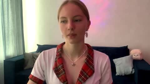 Annie online show from 09/10/25, 09:09