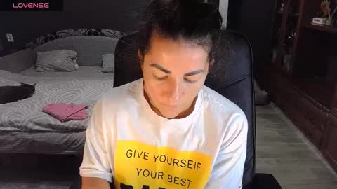 Snapshot of ava__doll chatting on 11/08/25, 11:54 Ava online show from 11/08/25, 11:54