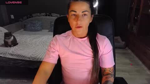 Snapshot of ava__doll chatting on 11/11/25, 06:19 Ava online show from 11/11/25, 06:19