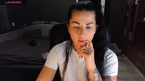 Snapshot of ava__doll chatting on 12/05/25, 04:14 Ava online show from 12/05/25, 04:14