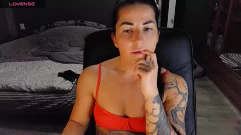 Snapshot of ava__doll chatting on 12/15/25, 02:54 Ava online show from 12/15/25, 02:54