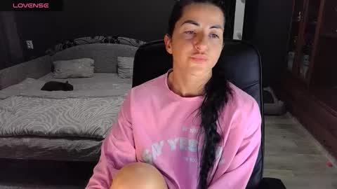 Snapshot of ava__doll chatting on 12/17/25, 12:44 Ava online show from 12/17/25, 12:44