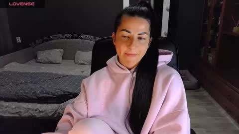 Snapshot of ava__doll chatting on 01/13/26, 04:12 Ava online show from 01/13/26, 04:12