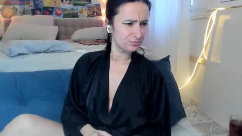 Ava online show from 10/10/25, 07:07