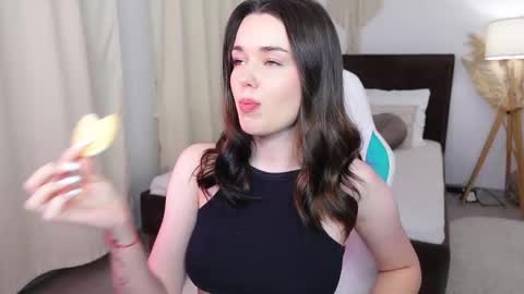 Ava online show from 09/08/25, 02:27