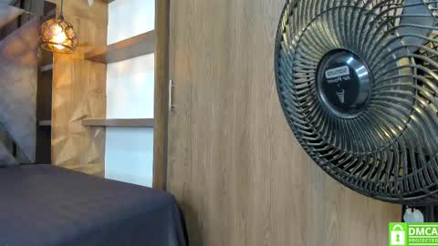 Snapshot of ava_bonny chatting on 09/21/25, 04:03 ava_bonny online show from 09/21/25, 04:03