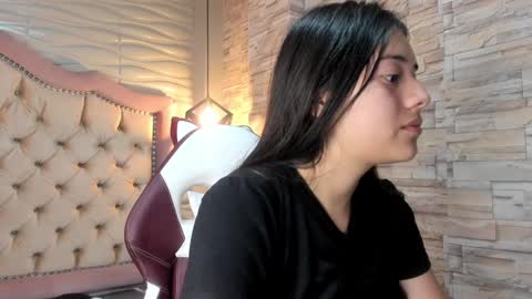 Snapshot of ava_broown chatting on 01/18/25, 02:47 online show from 01/18/25, 02:47