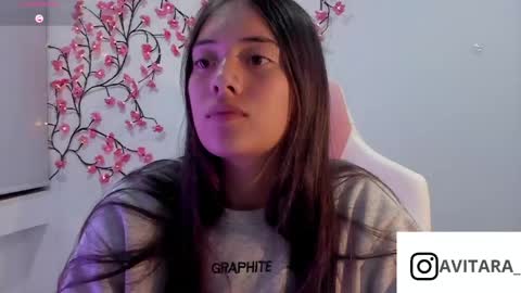 Snapshot of ava_broown chatting on 05/17/26, 01:25 online show from 05/17/26, 01:25