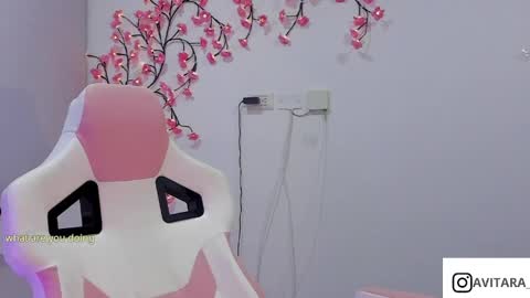 Snapshot of ava_broown chatting on 05/19/26, 01:56 online show from 05/19/26, 01:56