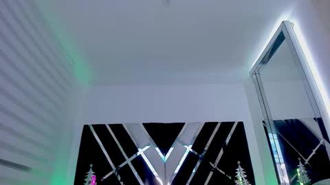 Ava Fontana online show from 12/17/25, 01:22