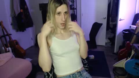 Ava online show from 02/22/26, 04:24