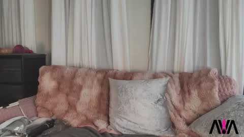 Ava online show from 04/19/26, 06:10