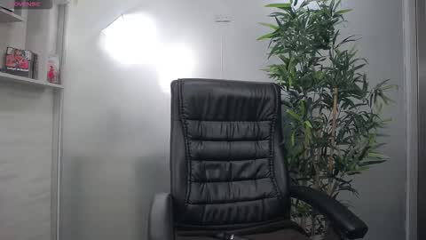 Snapshot of avablue_ chatting on 02/07/26, 12:20 online show from 02/07/26, 12:20