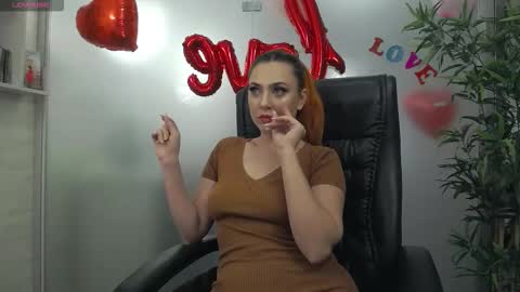 Snapshot of avablue_ chatting on 02/14/26, 12:35 online show from 02/14/26, 12:35