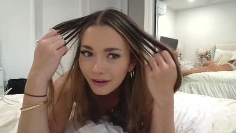 Ava Brooks online show from 09/29/25, 10:25