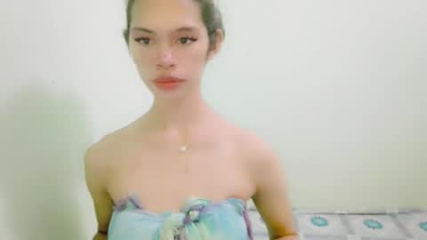 Snapshot of avacadaxcx chatting on 09/15/25, 12:27 avacadaxcx online show from 09/15/25, 12:27