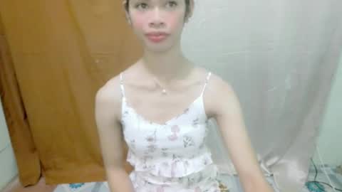 Snapshot of avacadaxcx chatting on 09/19/25, 10:43 avacadaxcx online show from 09/19/25, 10:43