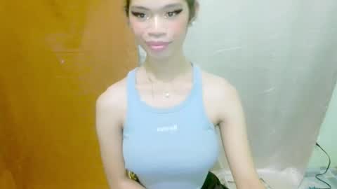 Snapshot of avacadaxcx chatting on 10/14/25, 01:34 avacadaxcx online show from 10/14/25, 01:34