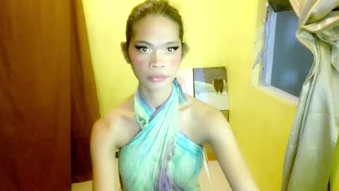 Snapshot of avacadaxcx chatting on 10/30/25, 01:01 avacadaxcx online show from 10/30/25, 01:01