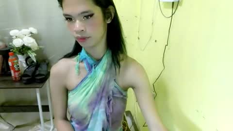 Snapshot of avacadaxcx chatting on 11/07/25, 12:49 avacadaxcx online show from 11/07/25, 12:49