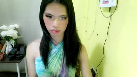 Snapshot of avacadaxcx chatting on 11/08/25, 01:06 avacadaxcx online show from 11/08/25, 01:06