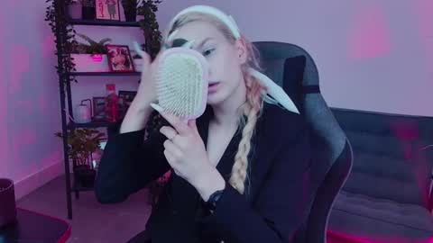 Ava nonude online show from 09/09/25, 07:30