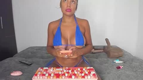 Ava Ferrera Elena online show from 12/04/25, 03:38