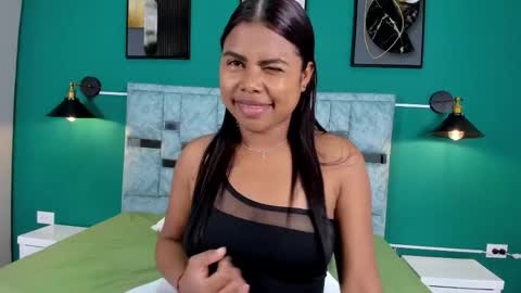 Avalinelov online show from 01/15/26, 08:01